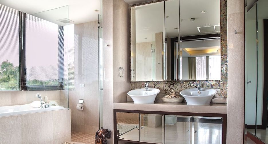 For sale 3 bedrooms apartment in Mueang Phuket, Phuket