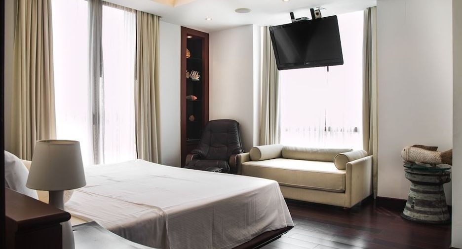 For sale 3 bedrooms apartment in Mueang Phuket, Phuket