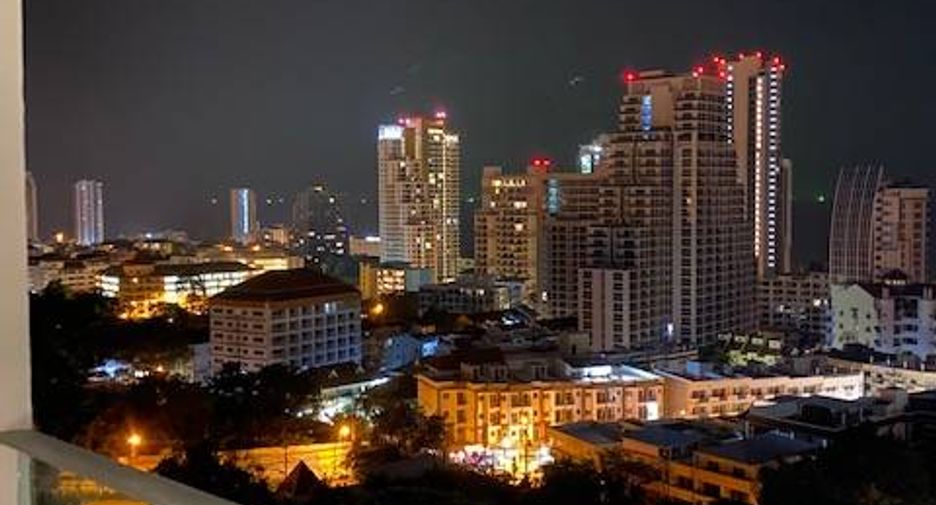 For sale 2 ベッドルーム condo in Bang Lamung, Chonburi