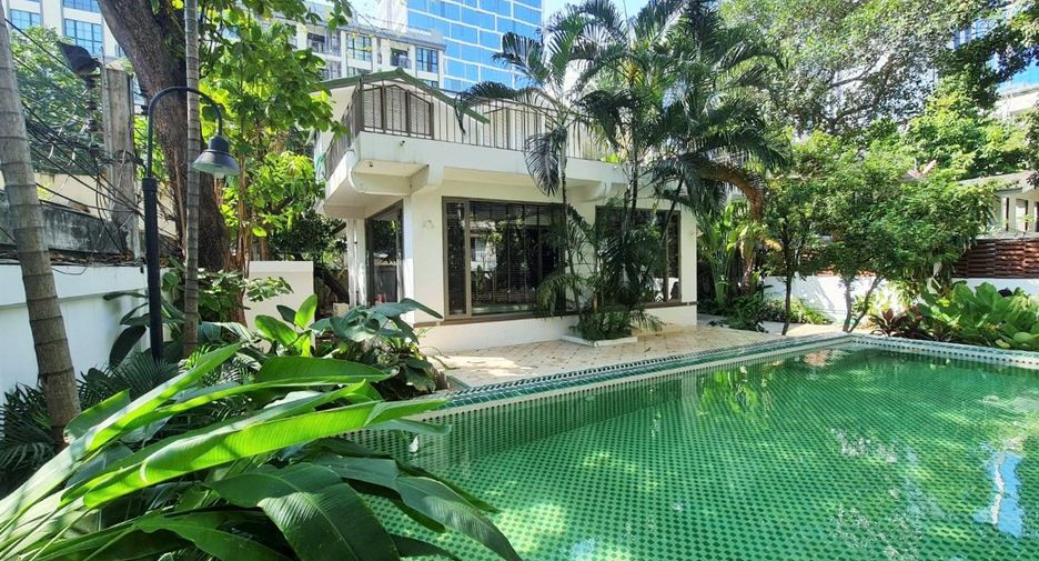 For rent 3 bedrooms house in Pathum Wan, Bangkok