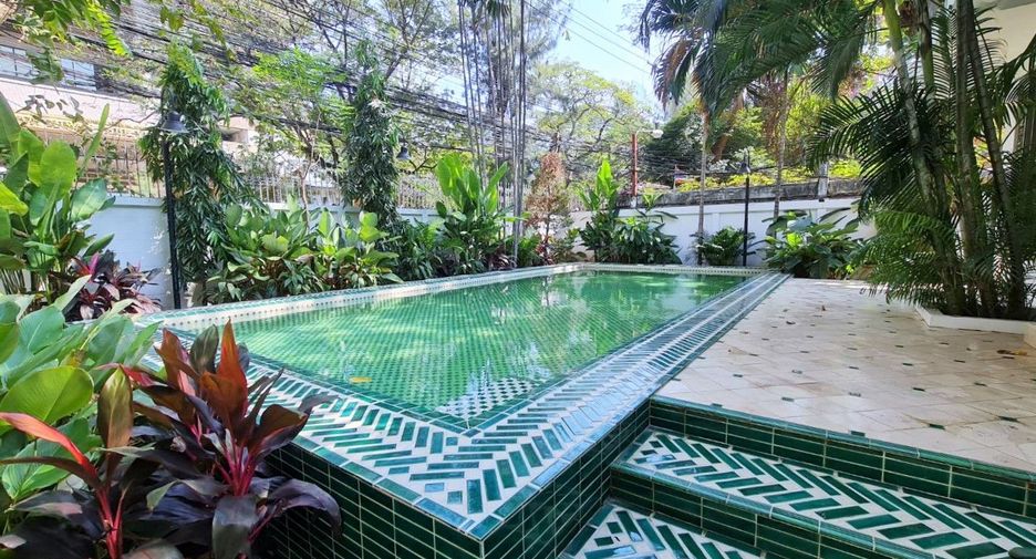 For rent 3 bedrooms house in Pathum Wan, Bangkok