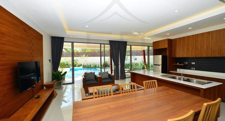 For rent 3 bedrooms villa in Mueang Phuket, Phuket