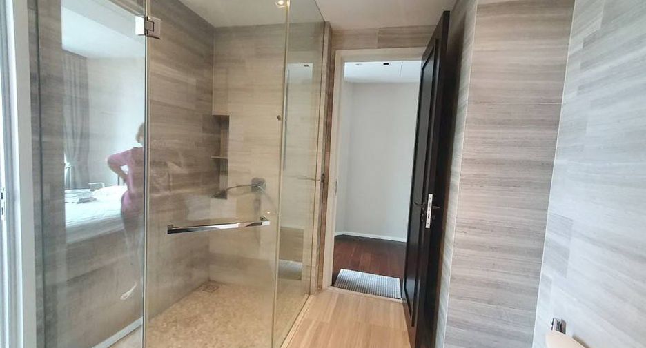 For sale 1 bed condo in Khlong Toei, Bangkok