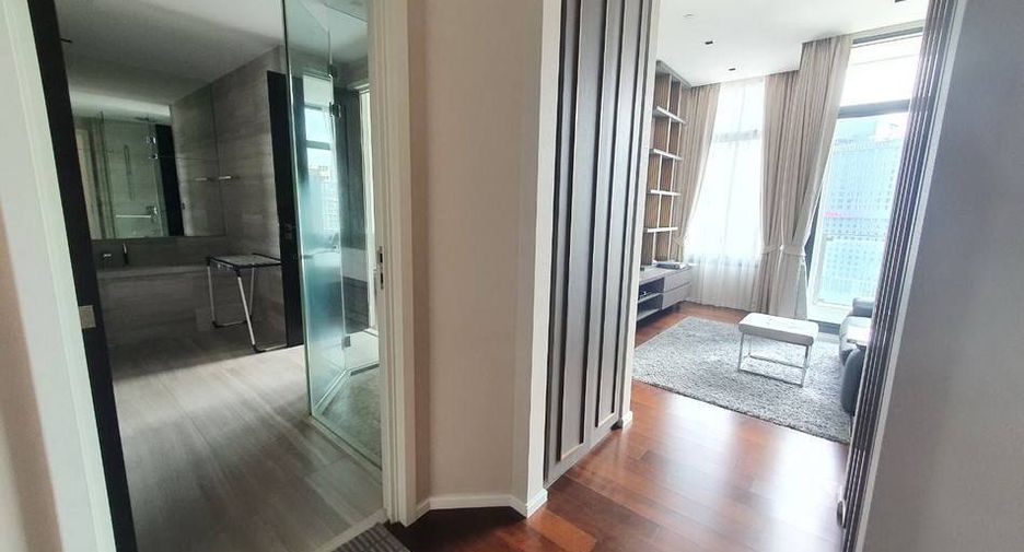 For sale 1 bed condo in Khlong Toei, Bangkok
