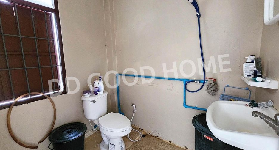 For sale 3 bedrooms retail Space in Bangkok Yai, Bangkok