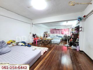 For sale 3 bedrooms retail Space in Bangkok Yai, Bangkok