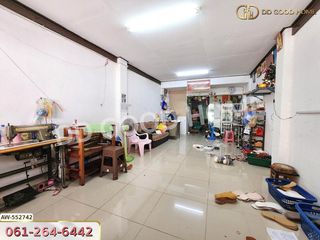 For sale 3 bedrooms retail Space in Bangkok Yai, Bangkok