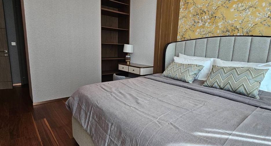 For rent 2 bedrooms condo in Khlong Toei, Bangkok