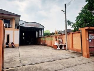 For sale 4 bed warehouse in Krathum Baen, Samut Sakhon