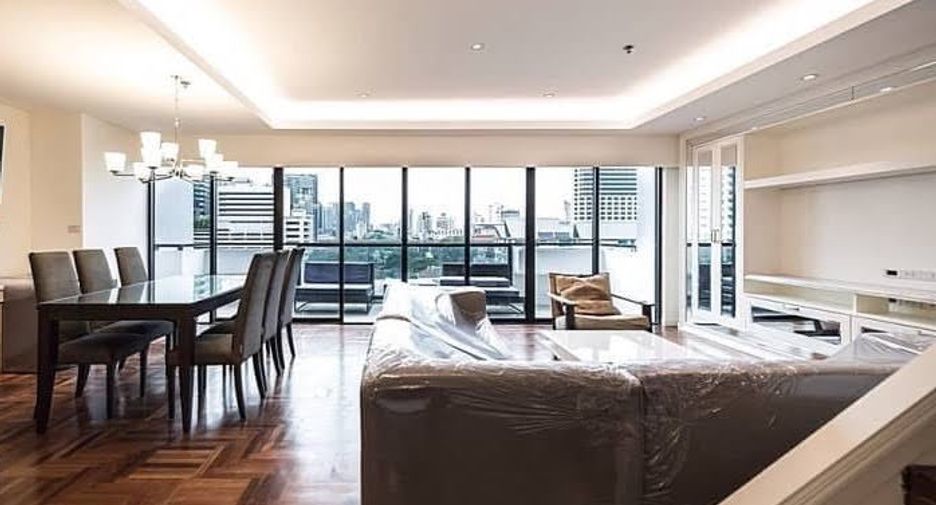 For sale 3 bedrooms condo in Watthana, Bangkok