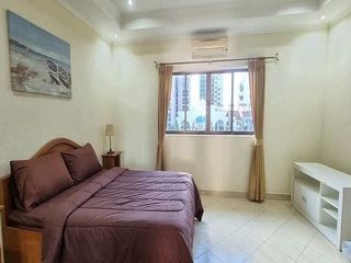 For rent 4 bed townhouse in Pratumnak, Pattaya