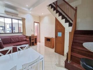 For rent 4 bed townhouse in Pratumnak, Pattaya