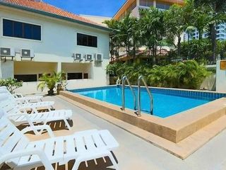 For rent 4 bed townhouse in Pratumnak, Pattaya