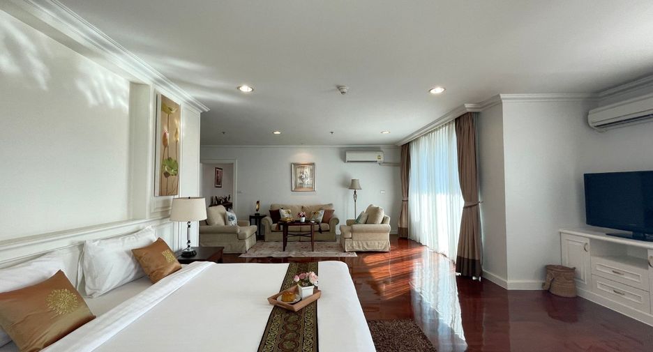 For rent 4 bedrooms apartment in Watthana, Bangkok