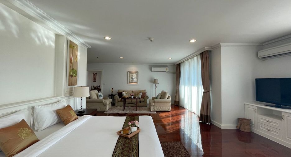 For rent 4 bedrooms apartment in Watthana, Bangkok