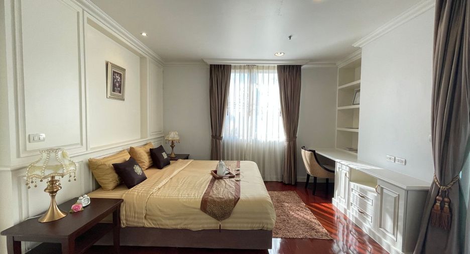 For rent 4 bedrooms apartment in Watthana, Bangkok