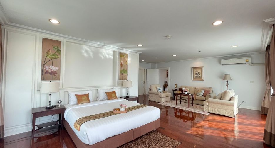 For rent 4 bedrooms apartment in Watthana, Bangkok