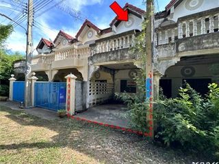 Casa adosada en venta de 2 habitaciones en Tha Yang, Phetchaburi