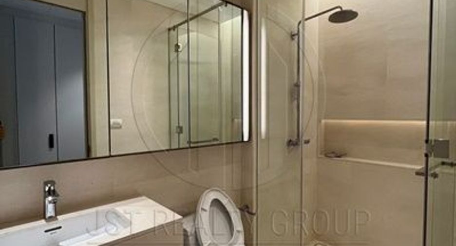 For rent and for sale 2 bedrooms condo in Pathum Wan, Bangkok