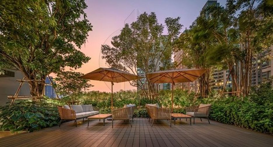 For rent and for sale 2 bedrooms condo in Pathum Wan, Bangkok