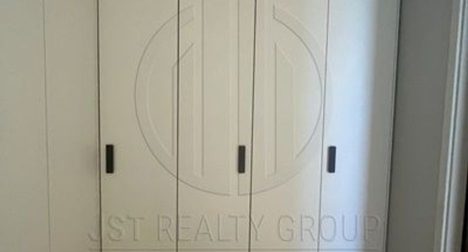 For rent and for sale 2 bedrooms condo in Pathum Wan, Bangkok