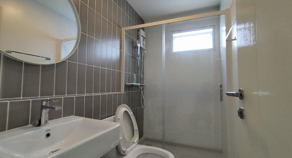 For rent 2 bedrooms townhouse in Prawet, Bangkok