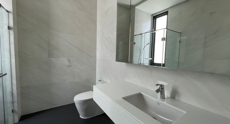 For rent 4 ベッドルーム condo in Khlong Toei, Bangkok