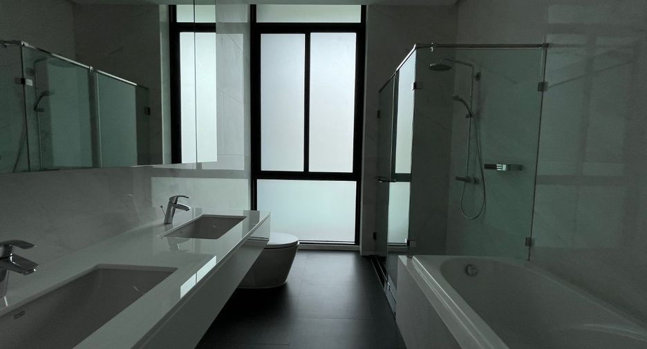 For rent 4 ベッドルーム condo in Khlong Toei, Bangkok