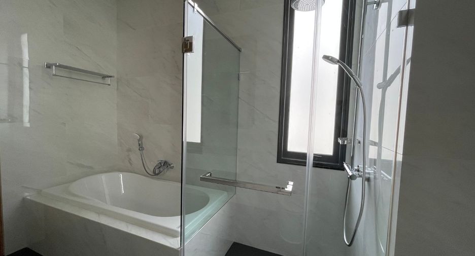 For rent 4 ベッドルーム condo in Khlong Toei, Bangkok
