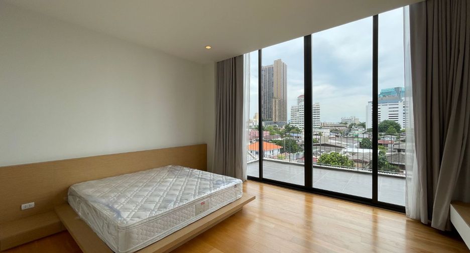 For rent 4 ベッドルーム condo in Khlong Toei, Bangkok