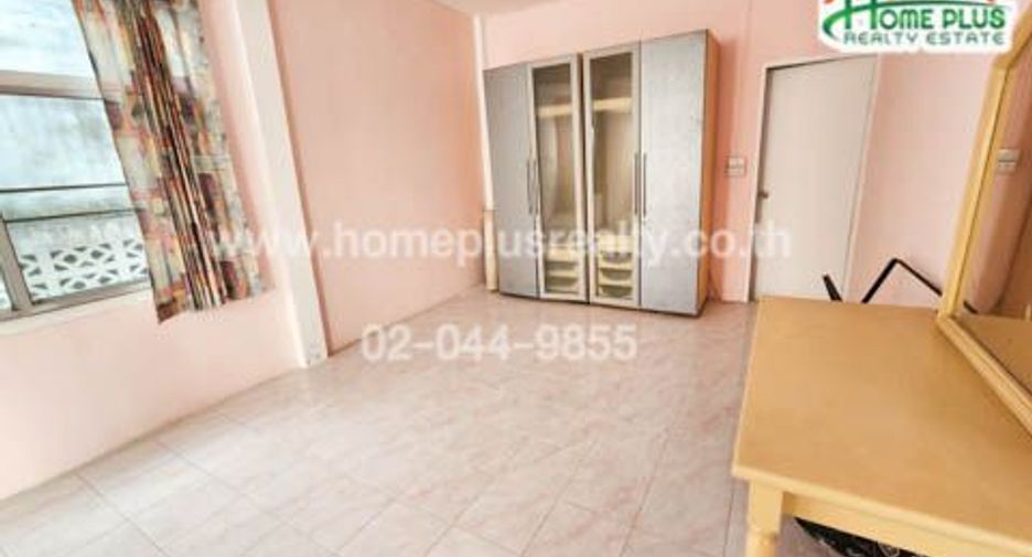 For sale 3 bedrooms house in Lak Si, Bangkok