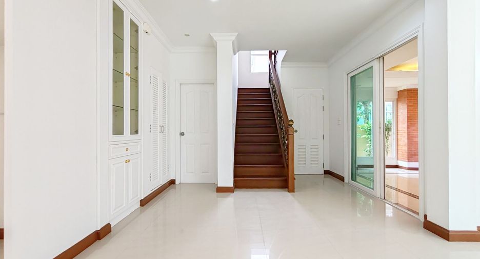 For sale 3 ベッドルーム house in Bang Khen, Bangkok