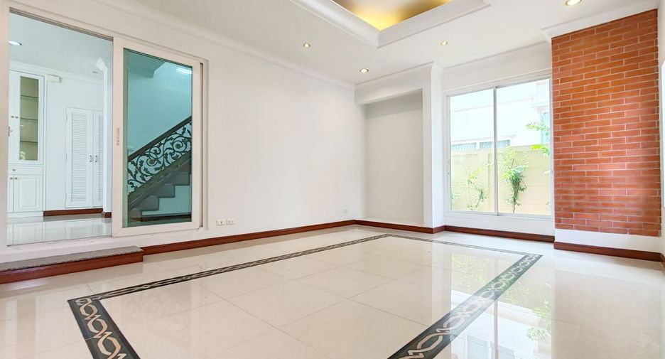 For sale 3 ベッドルーム house in Bang Khen, Bangkok