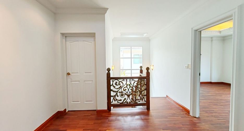 For sale 3 ベッドルーム house in Bang Khen, Bangkok