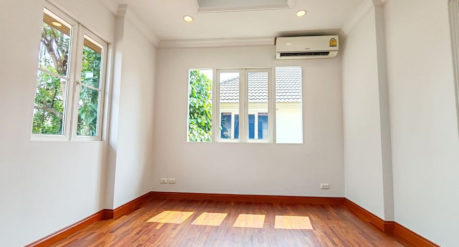 For sale 3 ベッドルーム house in Bang Khen, Bangkok