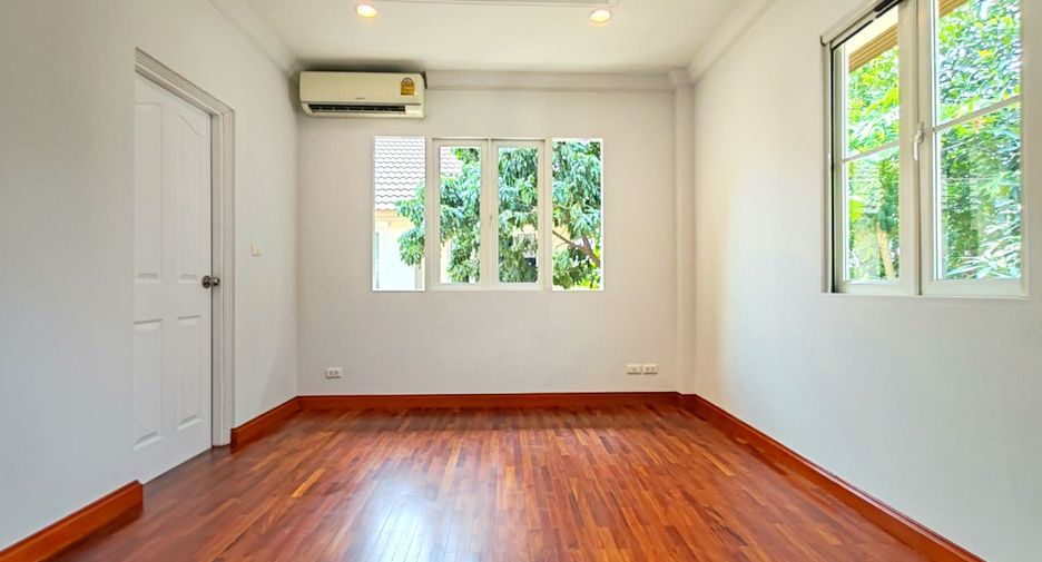 For sale 3 ベッドルーム house in Bang Khen, Bangkok