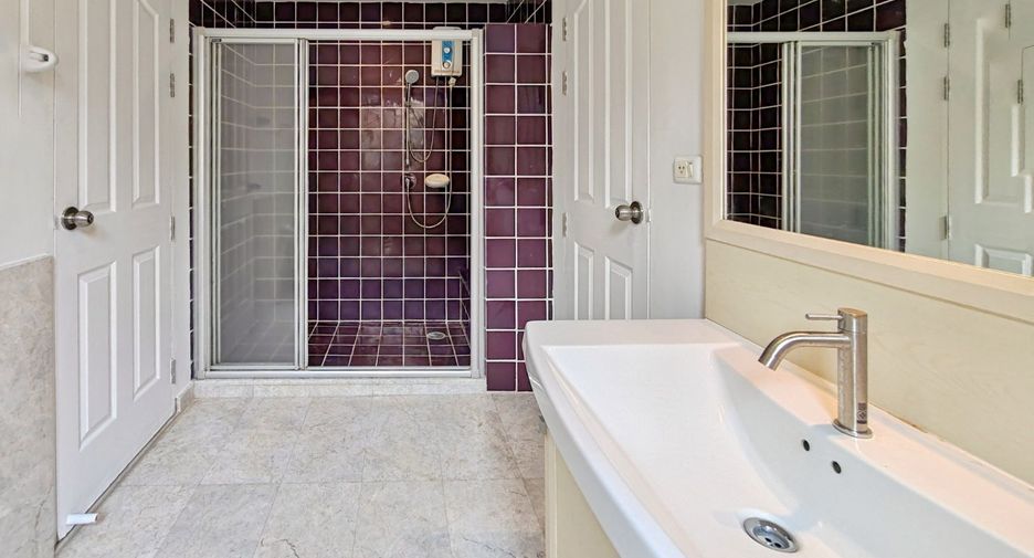 For sale 3 ベッドルーム house in Bang Khen, Bangkok