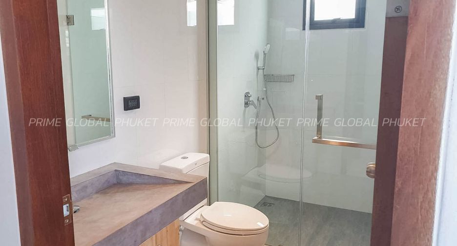 For rent 4 bedrooms villa in Mueang Phuket, Phuket