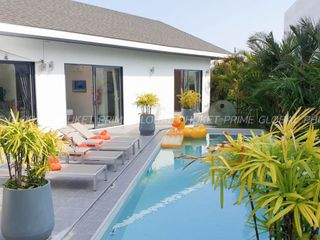For rent 4 bedrooms villa in Mueang Phuket, Phuket