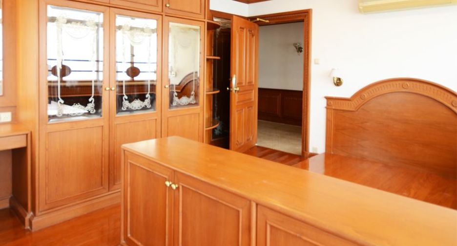 Condo en venta de 3 habitaciones en Chatuchak, Bangkok