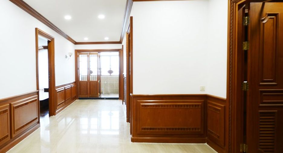 Condo en venta de 3 habitaciones en Chatuchak, Bangkok