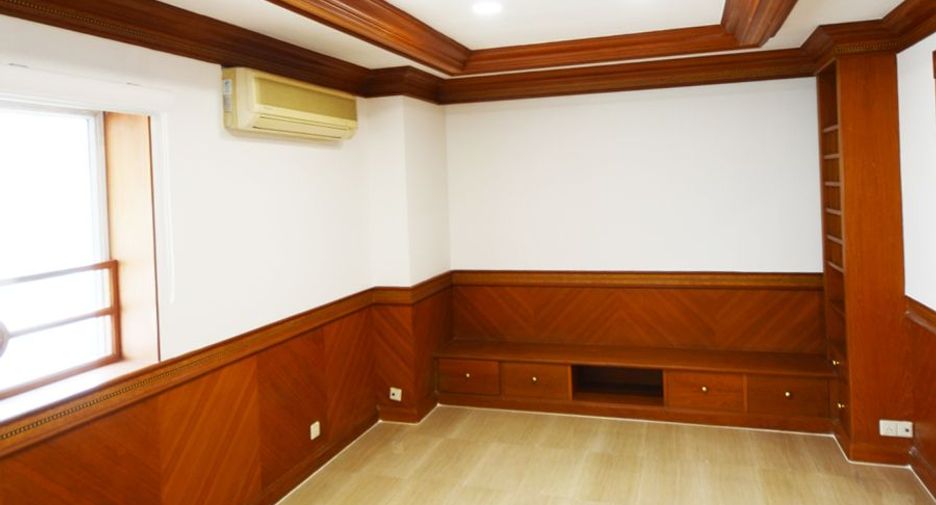 Condo en venta de 3 habitaciones en Chatuchak, Bangkok