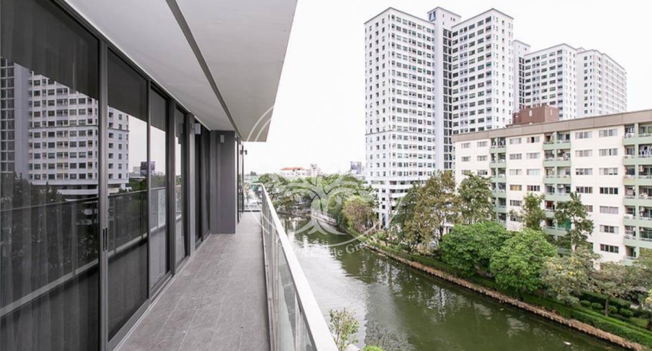For rent 4 bedrooms condo in Suan Luang, Bangkok