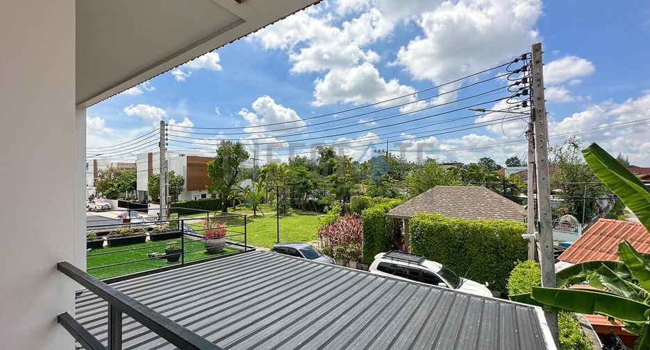 For sale 4 bedrooms townhouse in San Sai, Chiang Mai