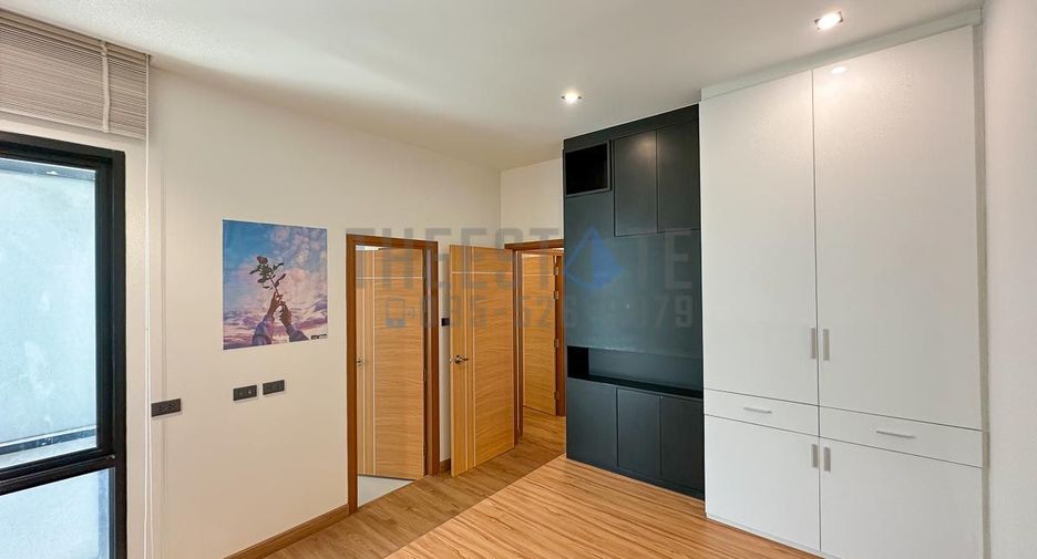 For sale 4 bedrooms townhouse in San Sai, Chiang Mai