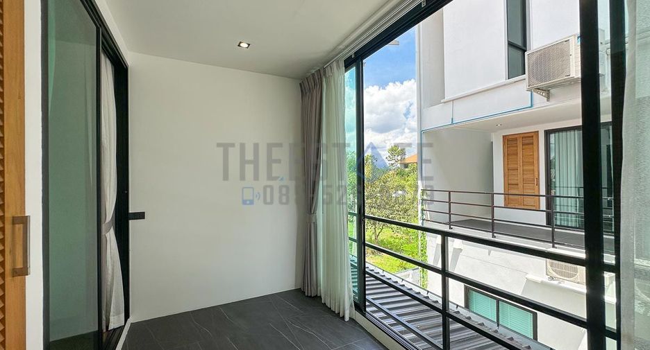 For sale 4 bed townhouse in San Sai, Chiang Mai