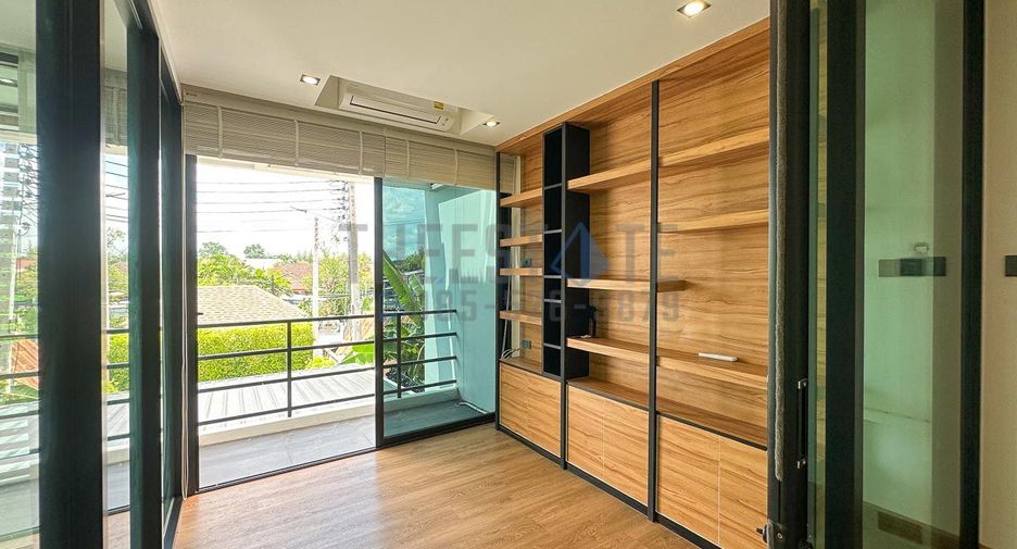 For sale 4 bedrooms townhouse in San Sai, Chiang Mai