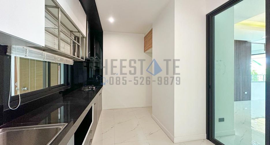 For sale 4 bedrooms townhouse in San Sai, Chiang Mai