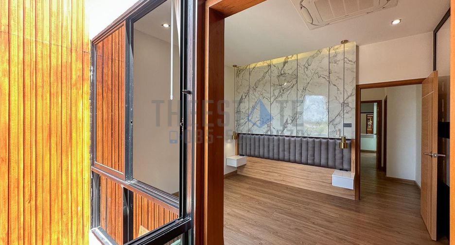 For sale 4 bedrooms townhouse in San Sai, Chiang Mai