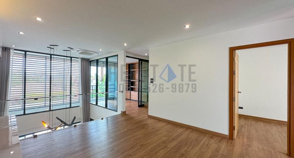 For sale 4 bedrooms townhouse in San Sai, Chiang Mai
